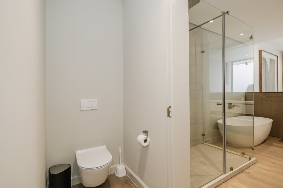 4 Bedroom Property for Sale in Fresnaye Western Cape
